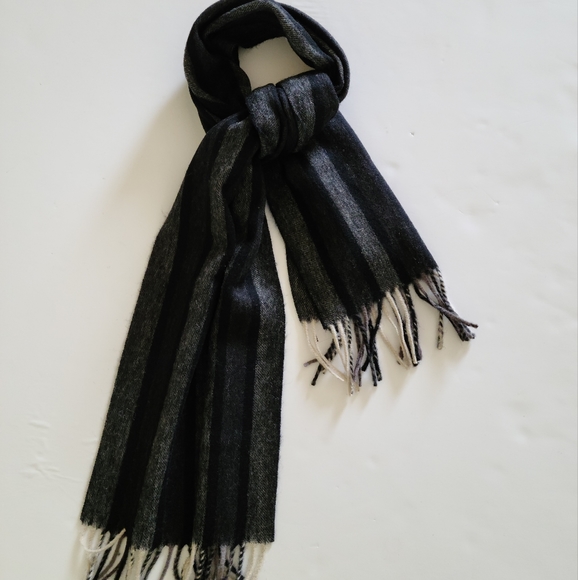 NEW Jeffrey Bank 100% Wool Scarf Black Grey Stripe Fringe Wide Winter 55 x 12in - Picture 5 of 10
